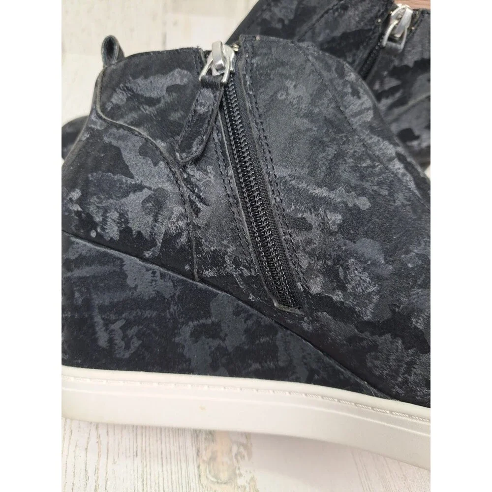 Linea Paolo Felicia Wedge Bootie Street Sneakers Shoe Womens 9.5 Black Side Zip